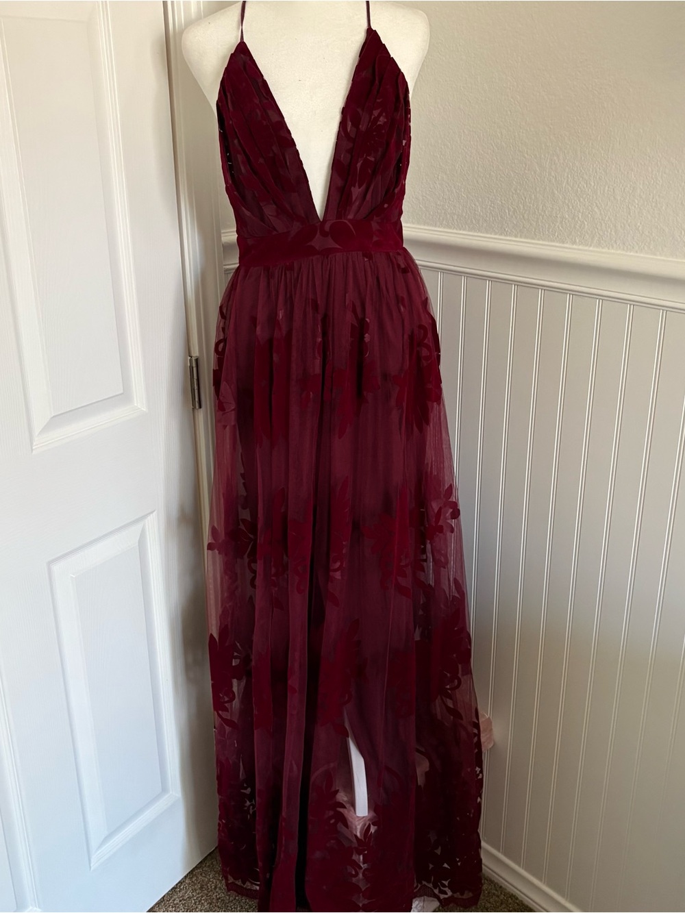 Plunging V-Neck Burgundy Maxi Lace Dress size Small